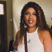 Kay Mobley, Mba