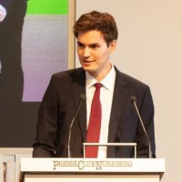 Prof. Dr. Tobias Knuth