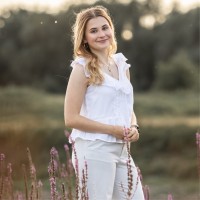 Julia Van Sloun