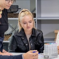 Karlijn Van Den Akker