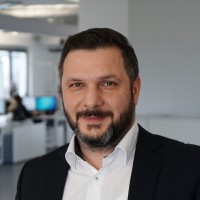 Erhan Ün
