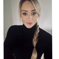 Rhiannon Curtis