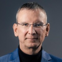Dr. Stefan Henkel