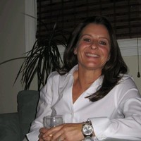 Lisa R Rowley