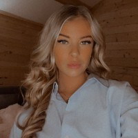 Ella De Jong