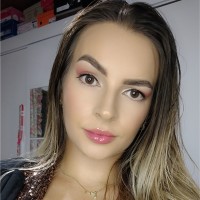 Tauane Munhoz