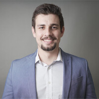 Jonathan R. Oliveira