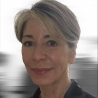 Yvette De Barr