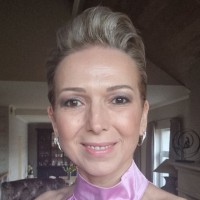 Sandra Van Den Broeck