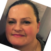 Angela Mythen