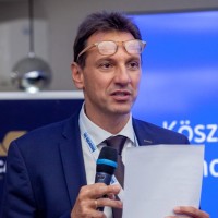 János Gulyás