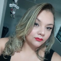 Thais Wescalowski