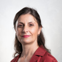 Simona B.