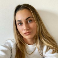 Caroline R