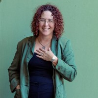 Dr Elissa Farrow