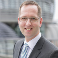 Dr. Daniel Reuschenbach