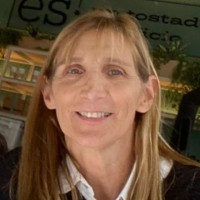 Ana Claudia Varas