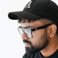 VIGNESH I