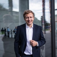 Dr. Andrej Sternin