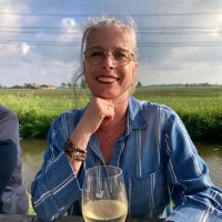 Renate Pluimes