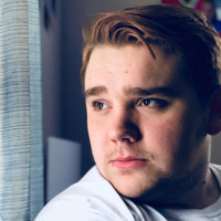 Collin Hogan, Aks