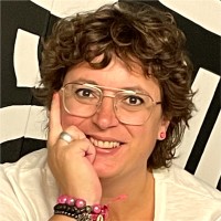 Esther Perebooms
