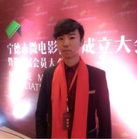 雷文文