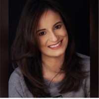 Carine Bastos Almeida Oro