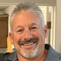 Dennis Linhares