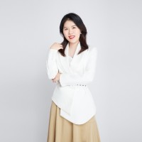 Carmen Zhou