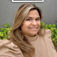Vanessa Medina Conde , Realtor