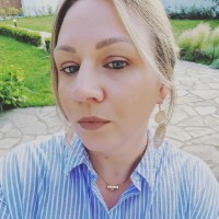 Amy Lyons