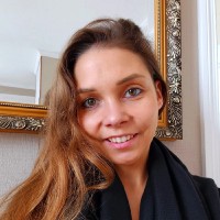 Julie BIRON