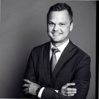Dr. Michael Kroh
