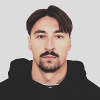 Artur R.