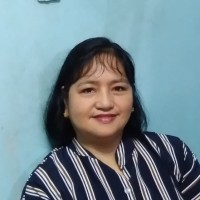 Rowena Cruz