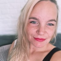 Laura Van Hooft