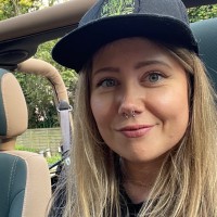 Leanne Leeder (nee Leveaux)