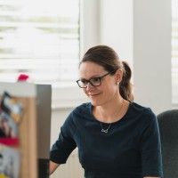 Dr. Linda Scheithauer