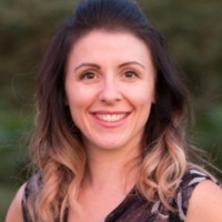 Renee Hall, Cas
