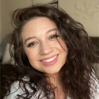 Lindsay Besecker