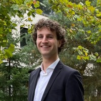 Max Van Den Hout