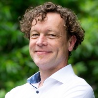 Gernot Knes