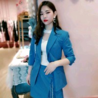 万小艳