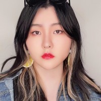 Yuyan Yang