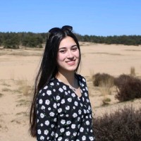 Layla Van Den Bergh
