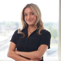 Jessica Apajee, Mba
