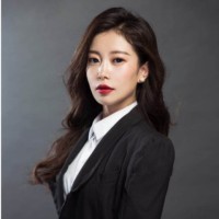 Helen Lee