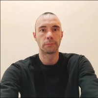 César S.