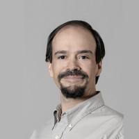 Dr. Mauricio Córdova